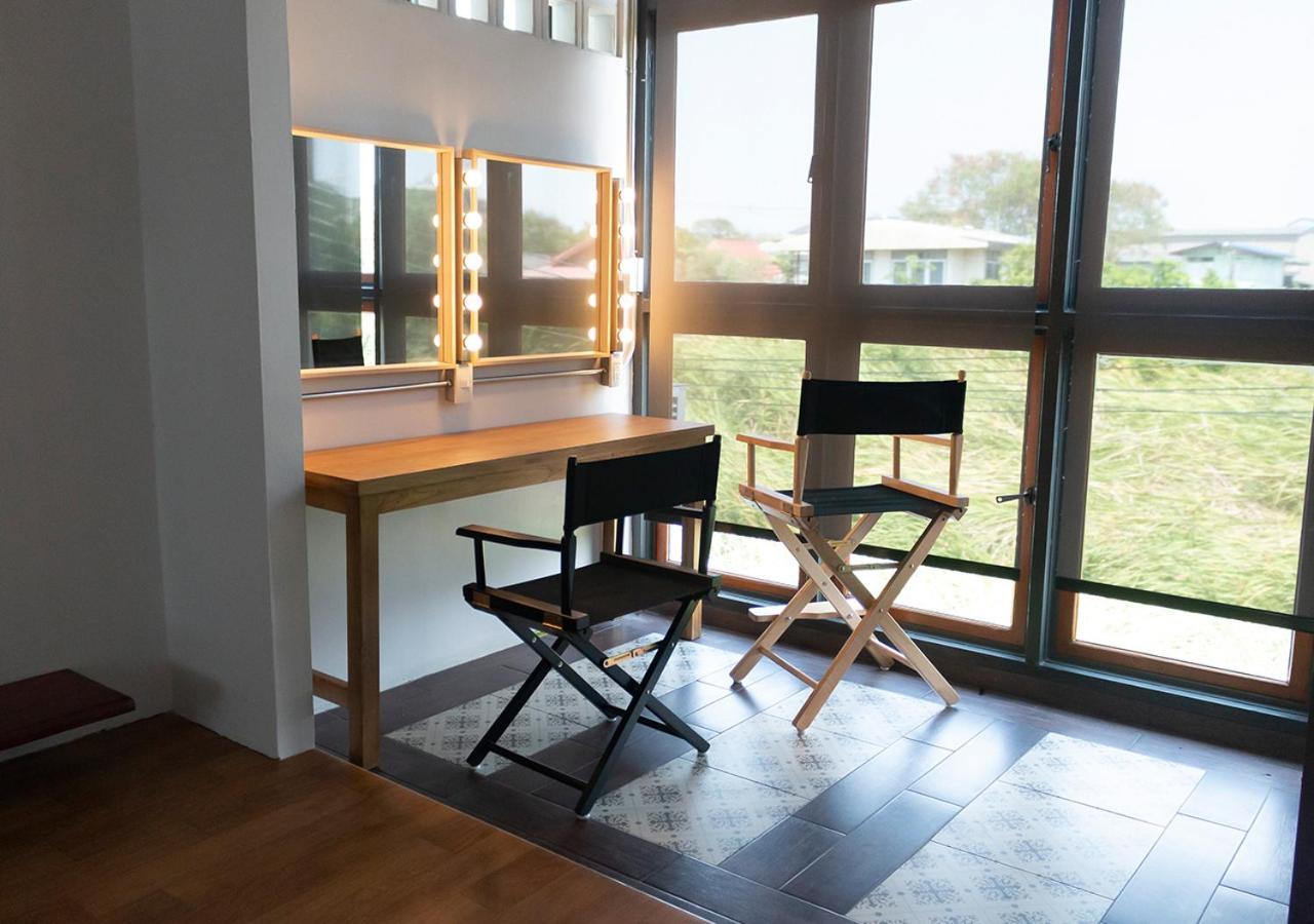 Хостел Liaw Base House Бангкок Экстерьер фото