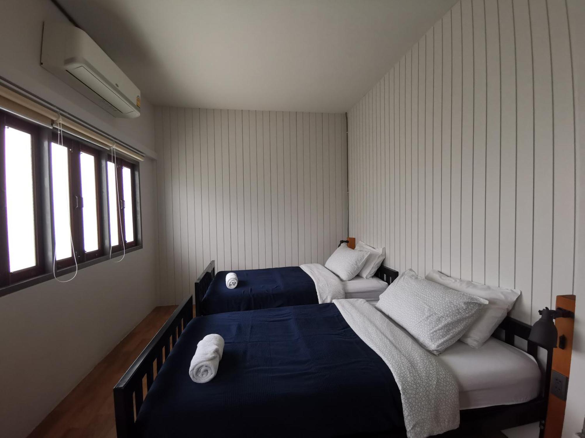 Хостел Liaw Base House Бангкок Экстерьер фото