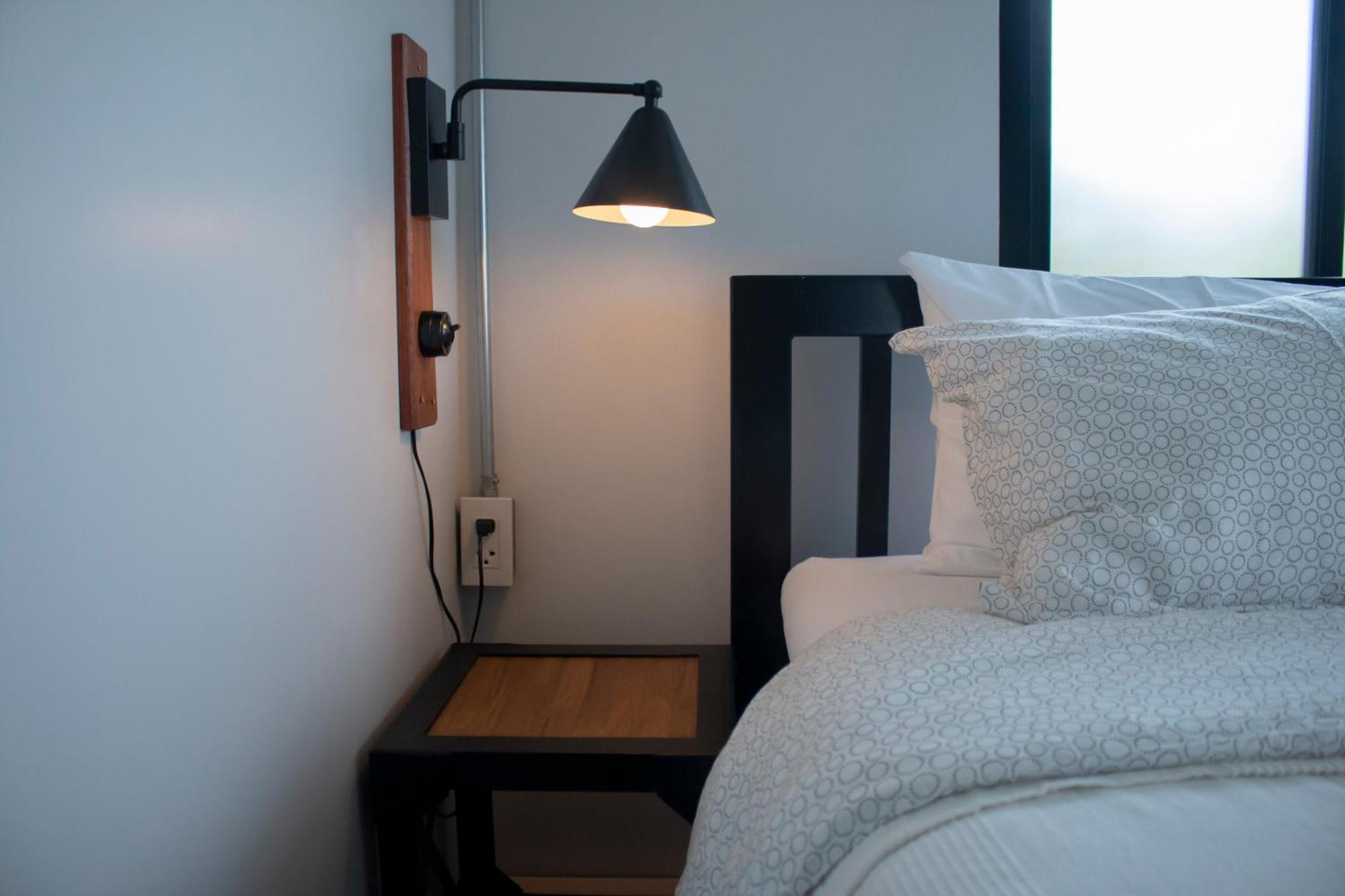 Хостел Liaw Base House Бангкок Экстерьер фото